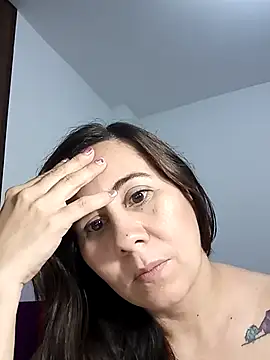 Snapshot of Sophie_Tyler chatting on April 28, 2026, 2:27 am Sophie Tyler online show from April 28, 2026, 2:27 am