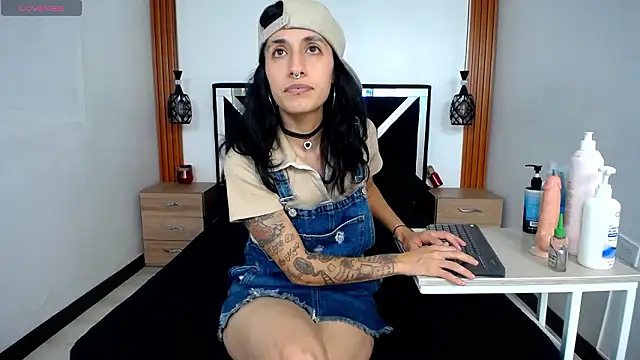 FRANCESCA LOVE  online show from March 12, 2026, 7:31 pm