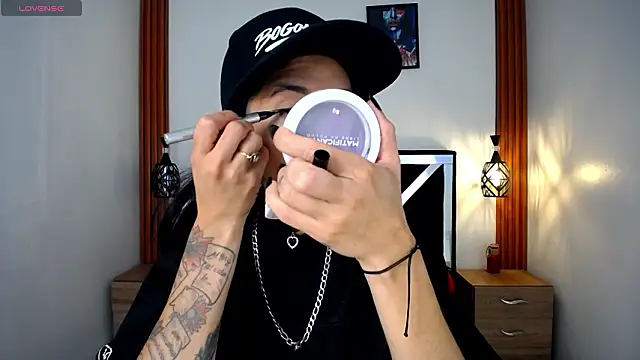 FRANCESCA LOVE  online show from March 23, 2026, 8:35 pm