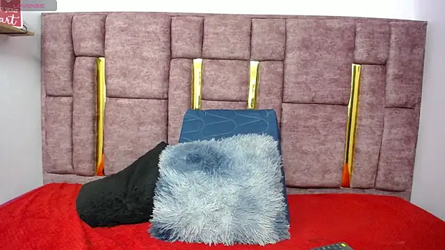 FRANCESCA LOVE  online show from April 9, 2026, 3:17 am