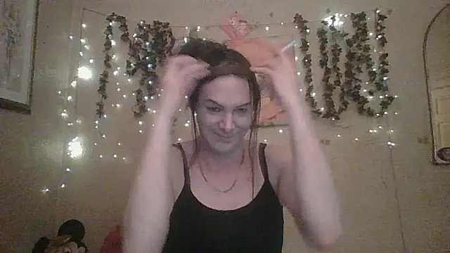 sillymillie4 online show from April 21, 2026, 12:23 am