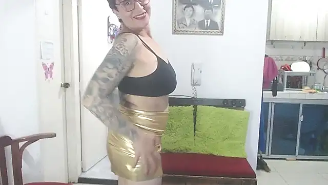 Snapshot of Charlotte_gray_ chatting on May 10, 2026, 1:44 am Charlotte gray online show from May 10, 2026, 1:44 am