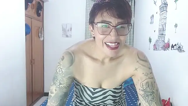 Snapshot of Charlotte_gray_ chatting on May 10, 2026, 8:36 pm Charlotte gray online show from May 10, 2026, 8:36 pm