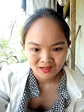 Luminana online show from April 12, 2026, 2:38 am