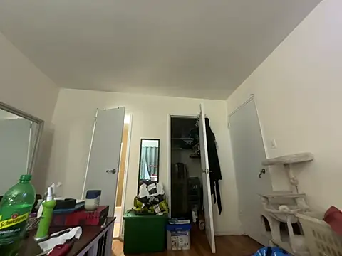 Goldie Glows63 online show from April 16, 2026, 9:26 pm