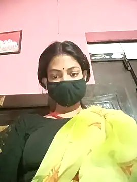 BIG QWEEN NO1 online show from April 10, 2026, 11:31 pm