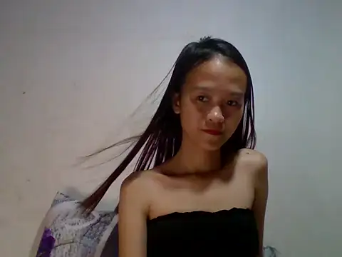 Yourlilpinayy online show from March 26, 2026, 1:22 am