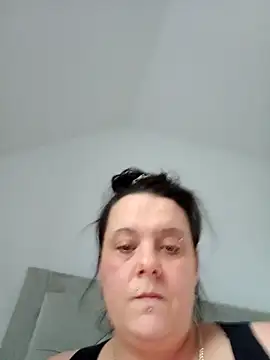 louisa36 online show from February 19, 2026, 2:46 pm