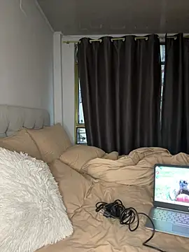 Snapshot of RachelWeisz_ chatting on February 23, 2026, 11:18 am RachelWeisz online show from February 23, 2026, 11:18 am