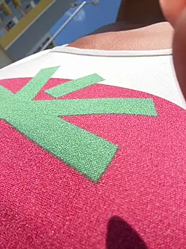 RachelWeisz  online show from April 4, 2026, 2:25 pm