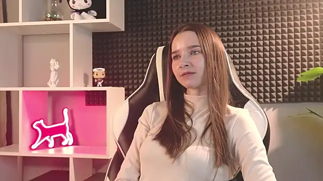 Snapshot of OnyxViper chatting on February 19, 2026, 8:43 am OnyxViper online show from February 19, 2026, 8:43 am