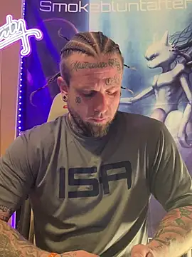 Smokebluntafterblunt online show from April 11, 2026, 6:40 am