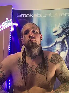 Smokebluntafterblunt online show from April 13, 2026, 12:05 am