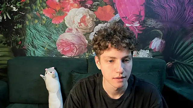 StefanBev online show from April 12, 2026, 7:41 pm