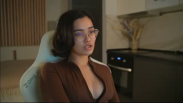 Snapshot of Eliasian chatting on February 20, 2026, 7:54 am Eliasian online show from February 20, 2026, 7:54 am