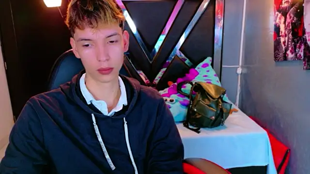 Liam Green1 online show from February 23, 2026, 12:02 pm