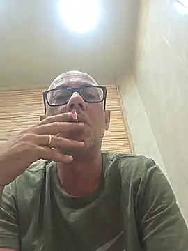 pareja47 online show from July 9, 2026, 5:28 pm