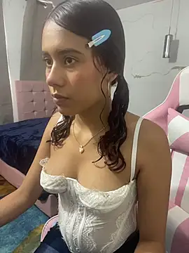 Rylia online show from April 4, 2026, 2:03 pm