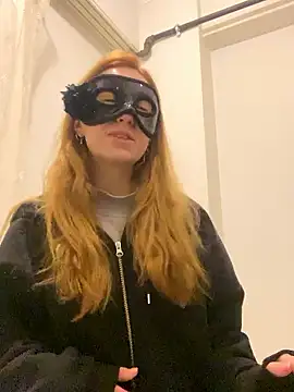 Snapshot of seluna_baby chatting on February 24, 2026, 8:18 pm seluna baby online show from February 24, 2026, 8:18 pm