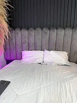 Nanda vixen  online show from March 15, 2026, 10:27 pm