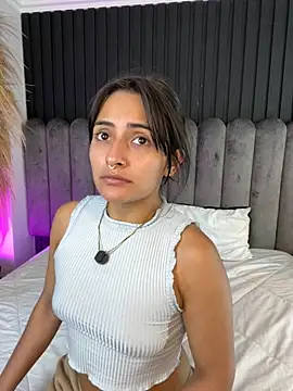 Nanda vixen  online show from April 2, 2026, 11:46 pm