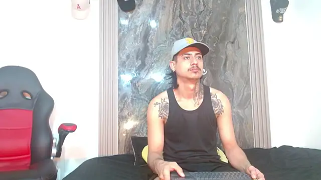 Snapshot of Damian-and-Camerum chatting on April 22, 2026, 3:20 am Damian-and-Camerum online show from April 22, 2026, 3:20 am