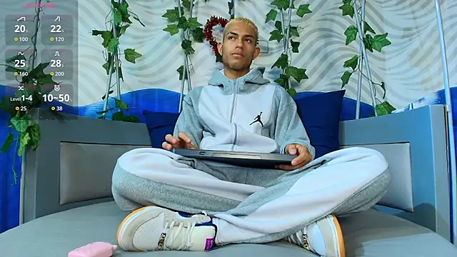 ItsZairen online show from February 21, 2026, 3:40 am