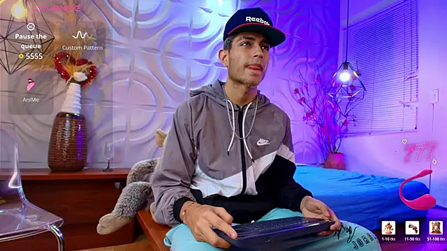 ItsZairen online show from May 15, 2026, 3:24 am