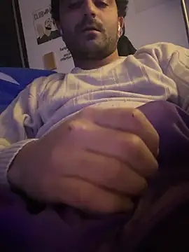 Snapshot of elia2711 chatting on February 14, 2026, 5:37 am elia2711 online show from February 14, 2026, 5:37 am