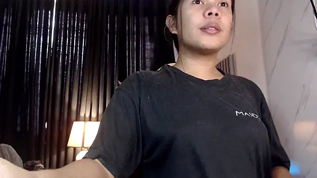 Snapshot of Mooree_naba chatting on November 14, 2025, 11:13 pm Mooree naba online show from November 14, 2025, 11:13 pm