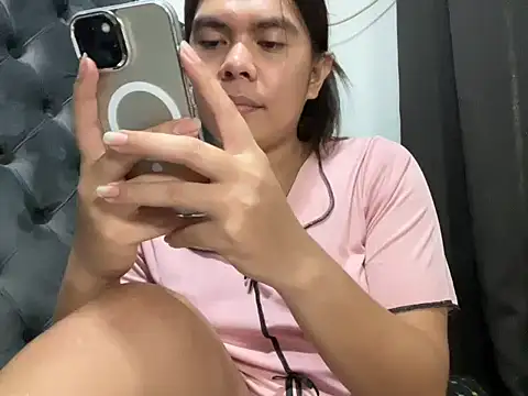 Snapshot of Mooree_naba chatting on December 4, 2025, 1:48 am Mooree naba online show from December 4, 2025, 1:48 am