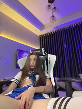 AnnyShore online show from May 15, 2026, 11:45 pm