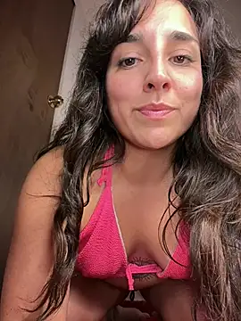 Snapshot of Latinaelisa chatting on April 22, 2026, 3:09 am Latinaelisa online show from April 22, 2026, 3:09 am