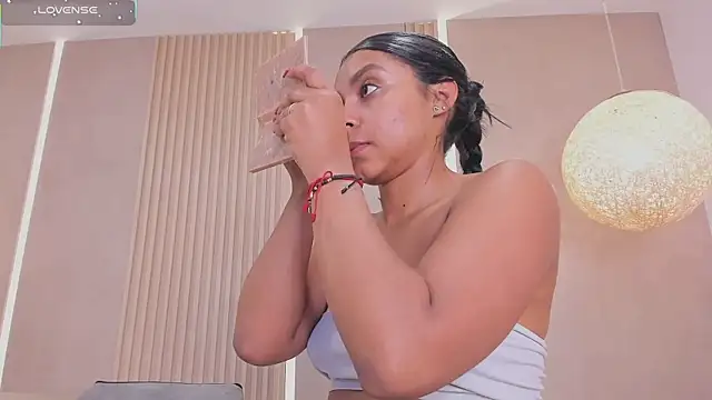 eva lain online show from April 16, 2026, 12:17 pm