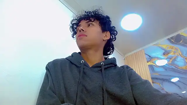 Snapshot of DaviidBuckx_ chatting on February 23, 2026, 2:42 am DaviidBuckx online show from February 23, 2026, 2:42 am