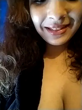 Snapshot of Quee1997 chatting on February 9, 2026, 10:36 pm Quee1997 online show from February 9, 2026, 10:36 pm