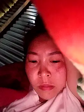 Snapshot of Yiyoongg chatting on February 20, 2026, 11:38 pm Yiyoongg online show from February 20, 2026, 11:38 pm