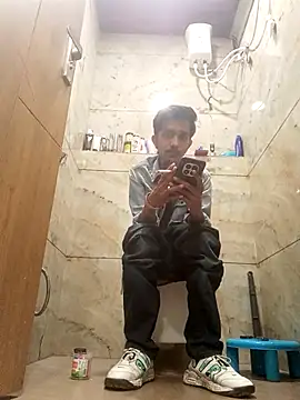 Sam03s online show from April 15, 2026, 2:13 pm