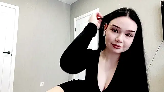 MiaAsterr online show from February 28, 2026, 8:04 am