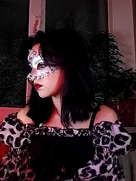 Diamond Doll love online show from February 11, 2026, 6:24 pm