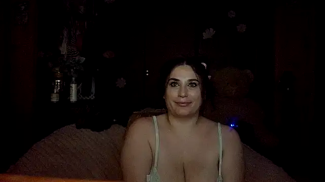 VelvetBrunetteXo online show from June 5, 2026, 8:20 am