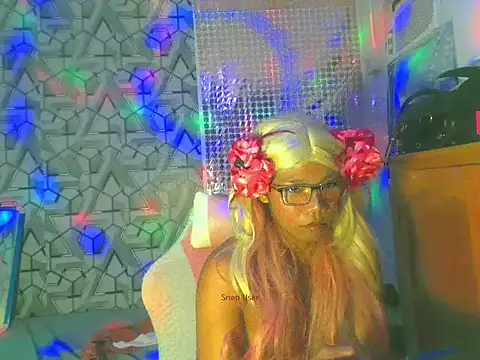 shopiaxox1 online show from February 18, 2026, 1:07 pm