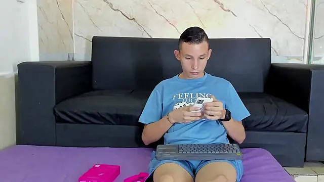 Isaak 26 online show from March 27, 2026, 11:54 am