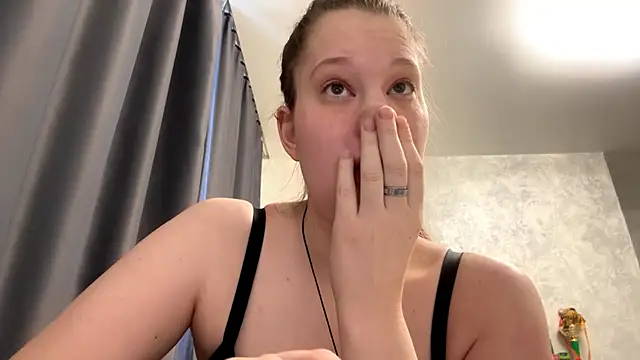 Lunexia Kysstoria online show from February 23, 2026, 4:21 am