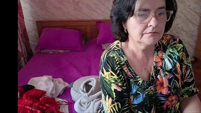 xMaryxAnne online show from April 16, 2026, 9:10 am