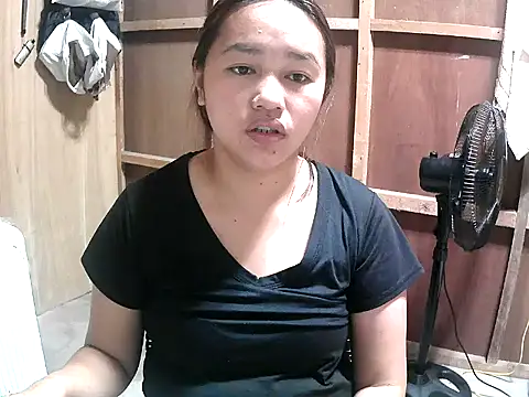 Snapshot of Cloudette_17 chatting on February 23, 2026, 3:37 am Cloudette 17 online show from February 23, 2026, 3:37 am