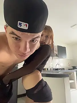 VelvetPassion online show from April 16, 2026, 9:39 pm