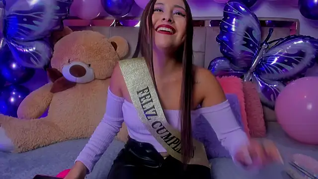 Snapshot of JuliettaArlet chatting on June 10, 2026, 12:04 pm JuliettaArlet online show from June 10, 2026, 12:04 pm