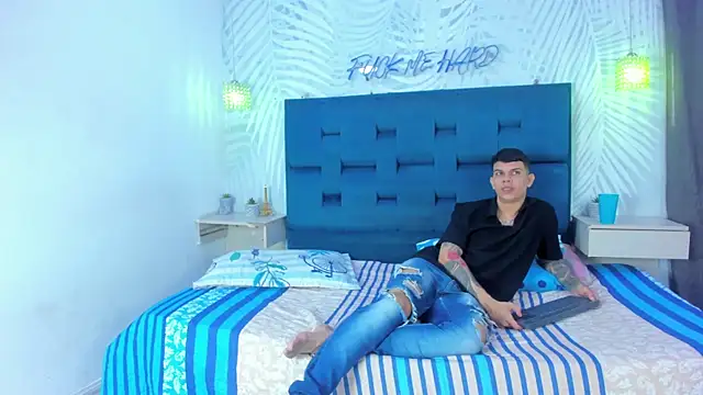 Snapshot of Adventurous_Boys chatting on March 2, 2026, 6:15 pm Adventurous Boys online show from March 2, 2026, 6:15 pm