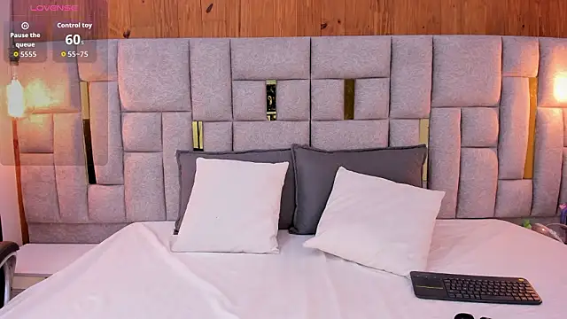 Nikky Red  online show from February 18, 2026, 3:57 am